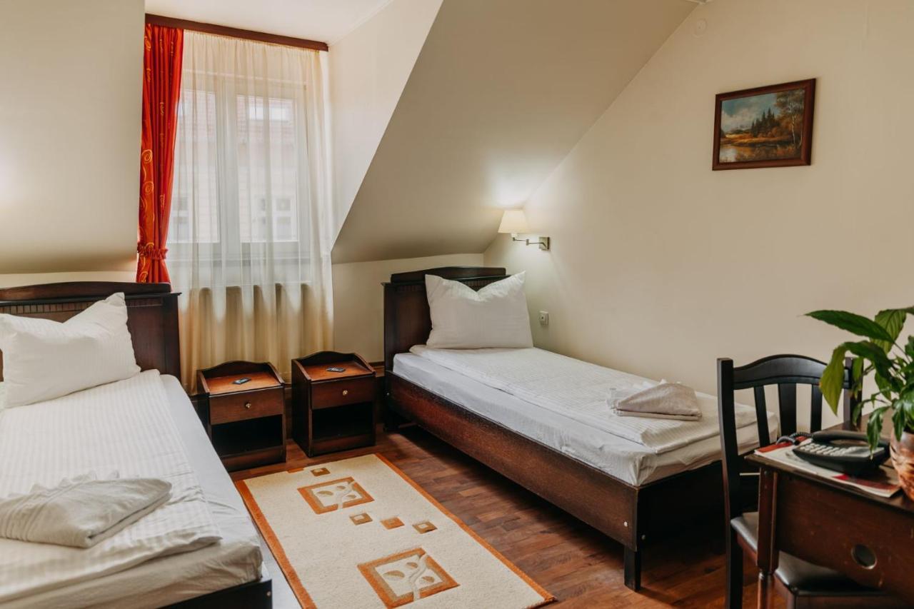 Pensión Páva 3*